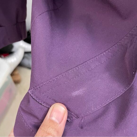 L.L BEAN Wmns VINTAGE PURPLE HOODED WATERPROOF RAIN/UTILITY JACKET SZ Med Petite - Picture 11 of 11